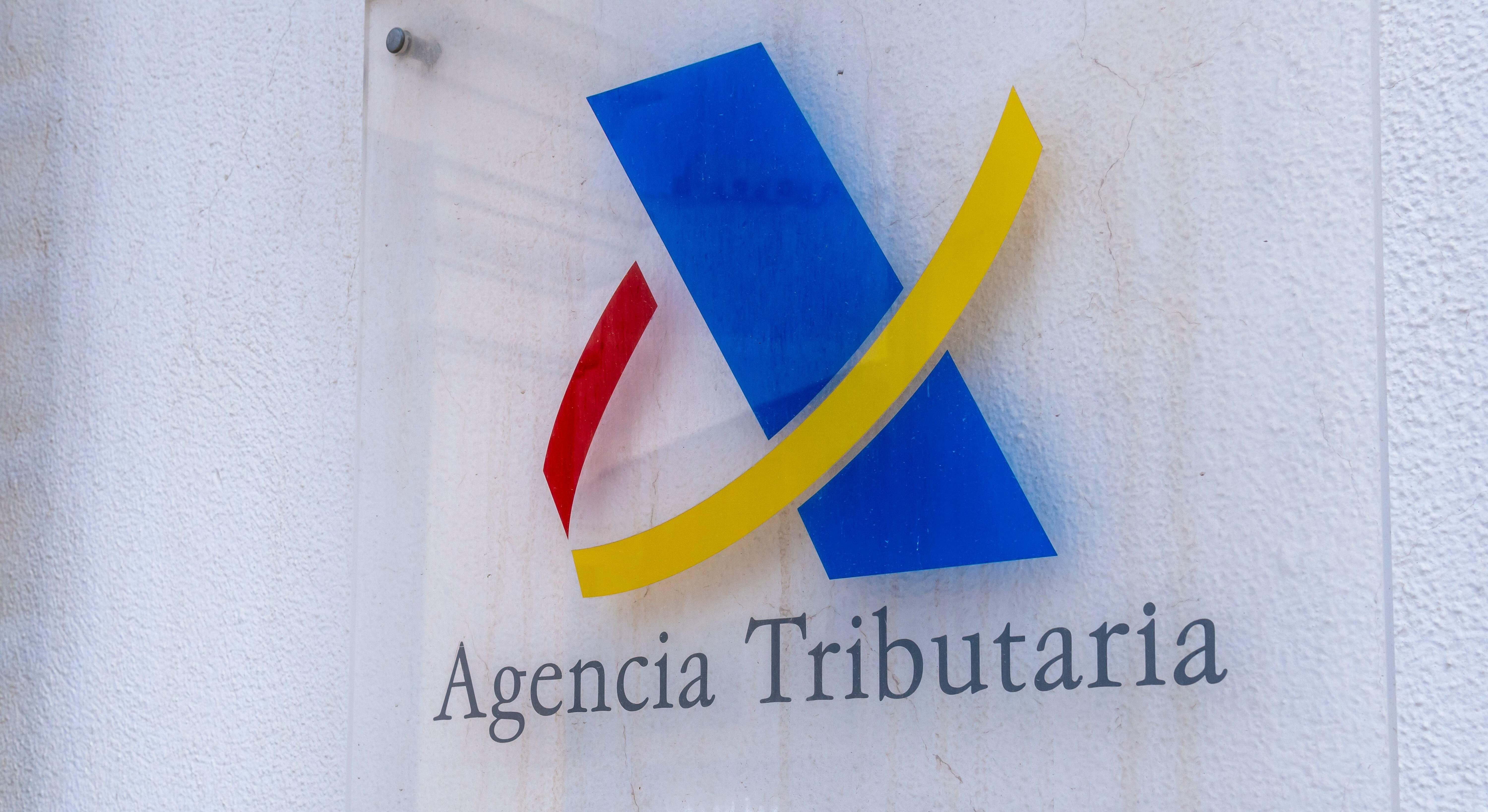 Cartel de la Agencia Tributaria