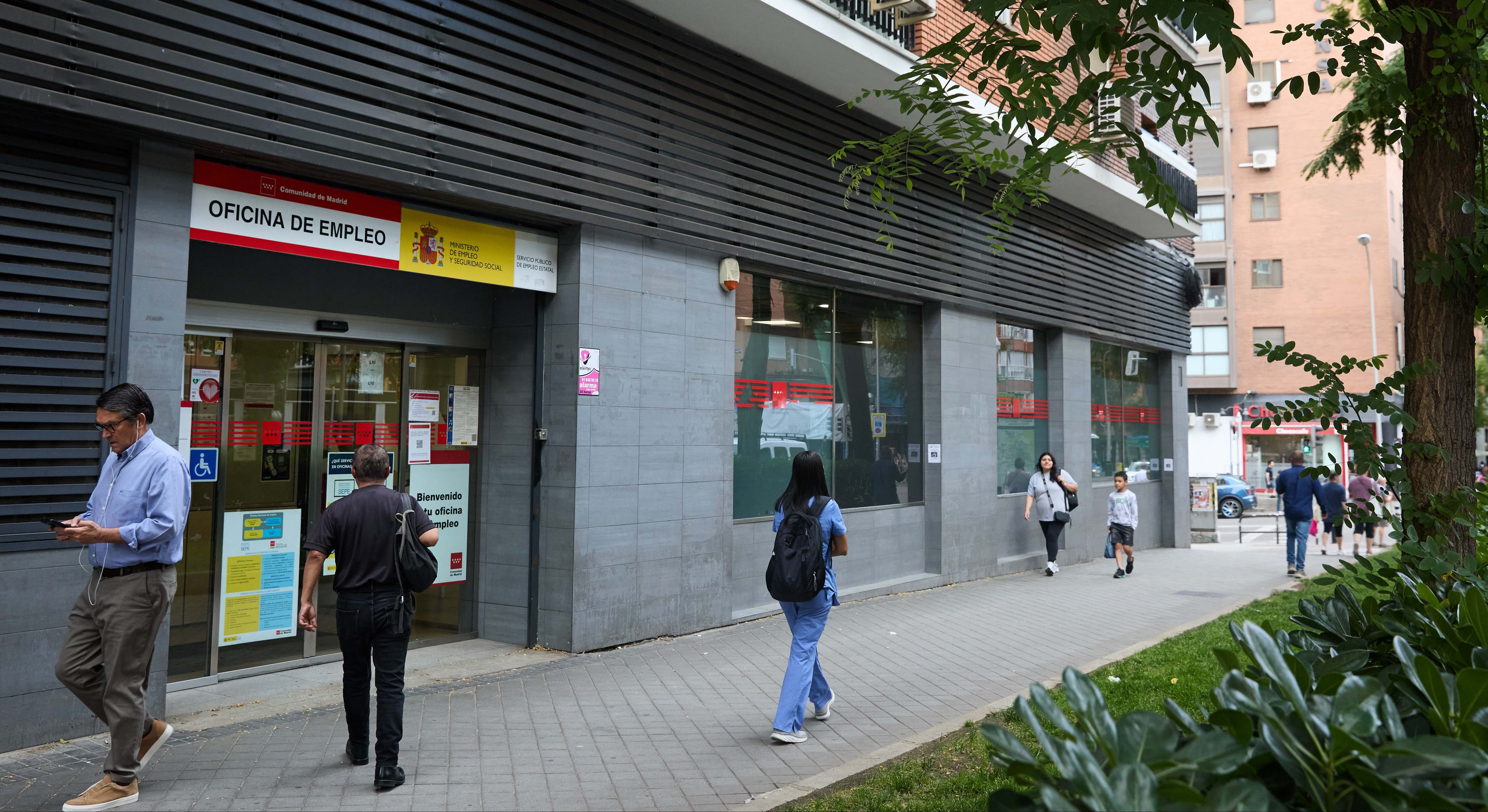 Imagen de recurso del exterior de una oficina de empleo en Madrid. 