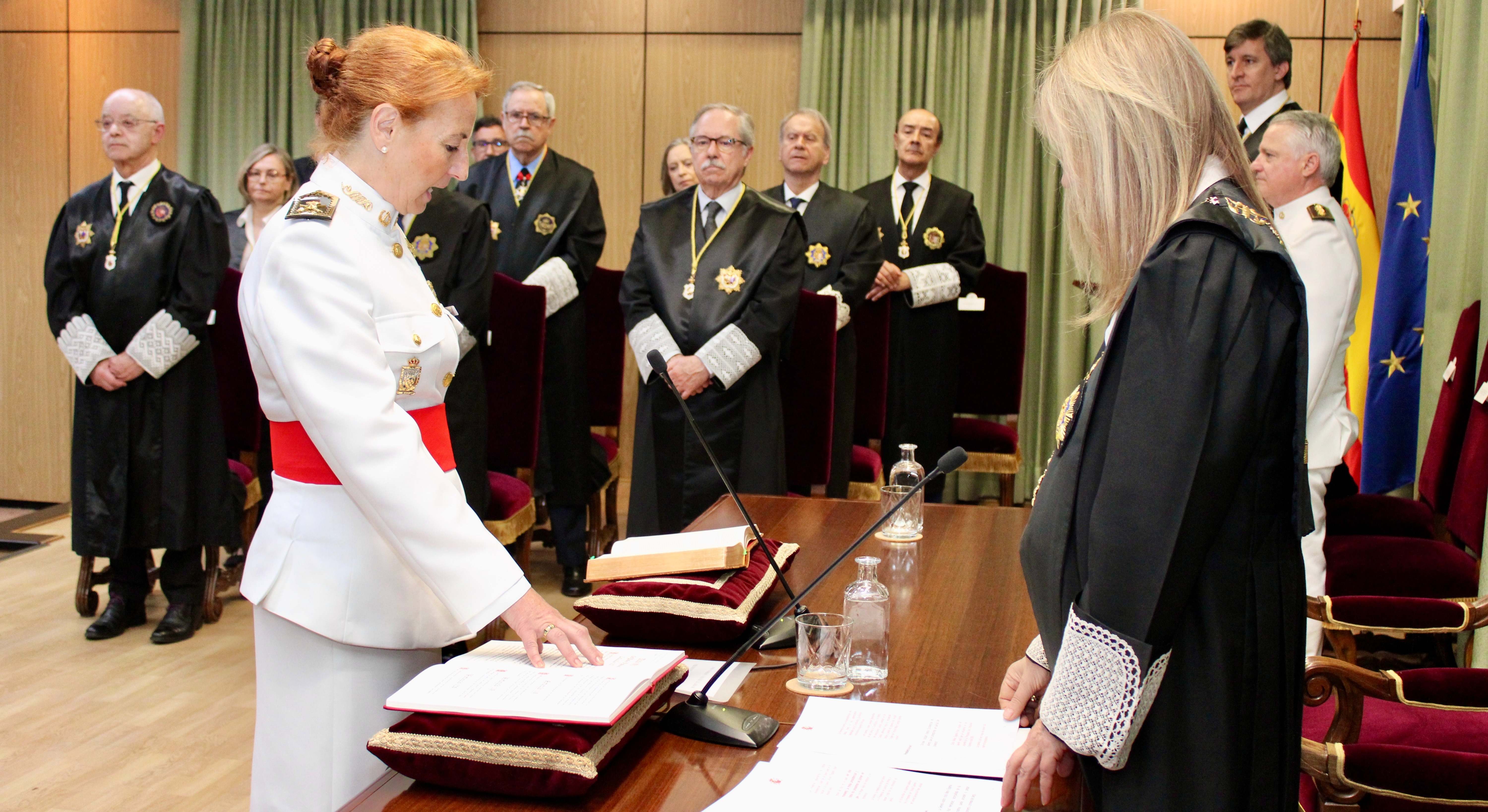 La general auditor María Eugenia Ruiz Hernández toma posesión de su cargo como vocal auditor del Tribunal Militar Central