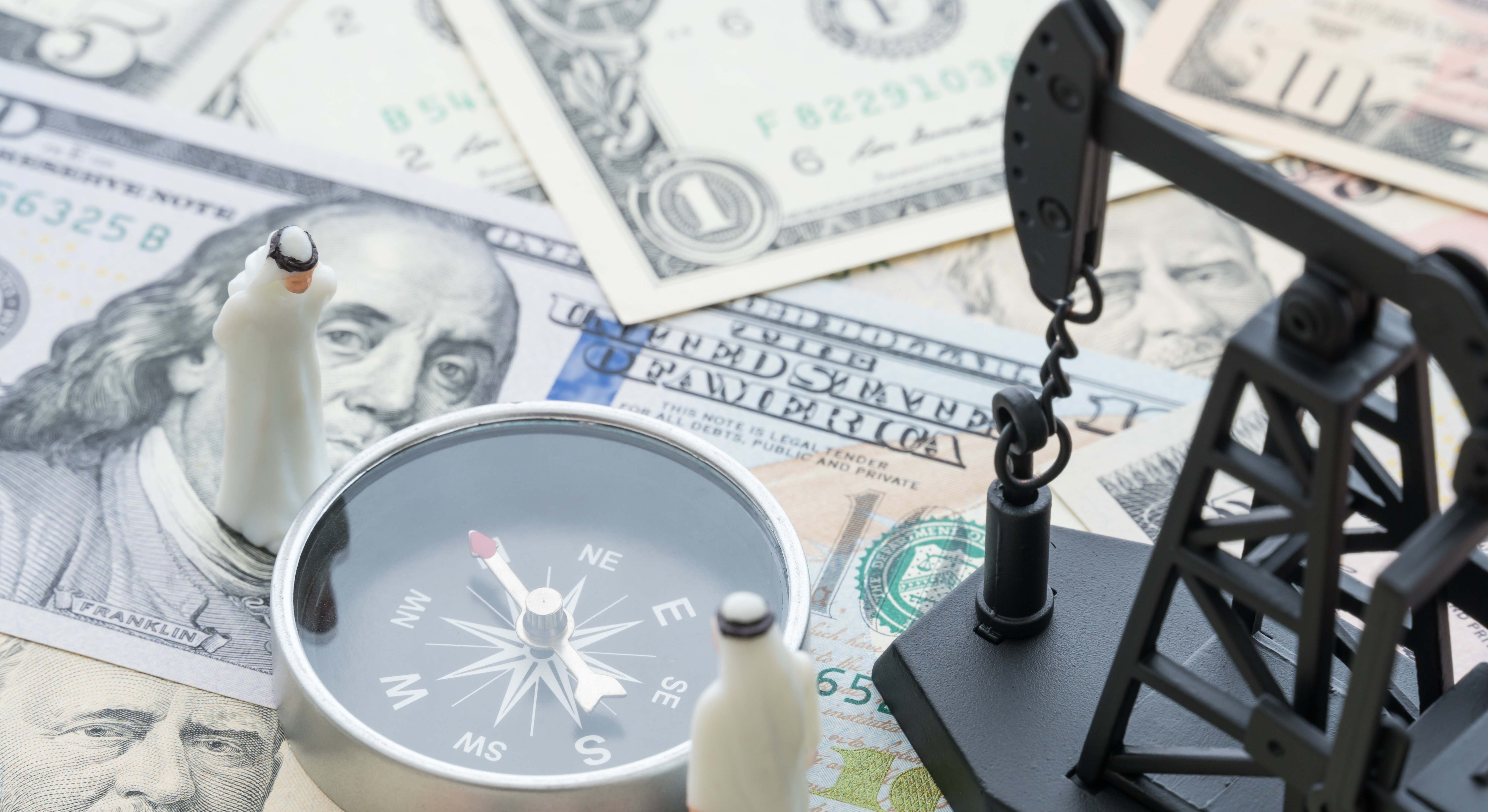 Un pozo de petróleo sobre dólares
