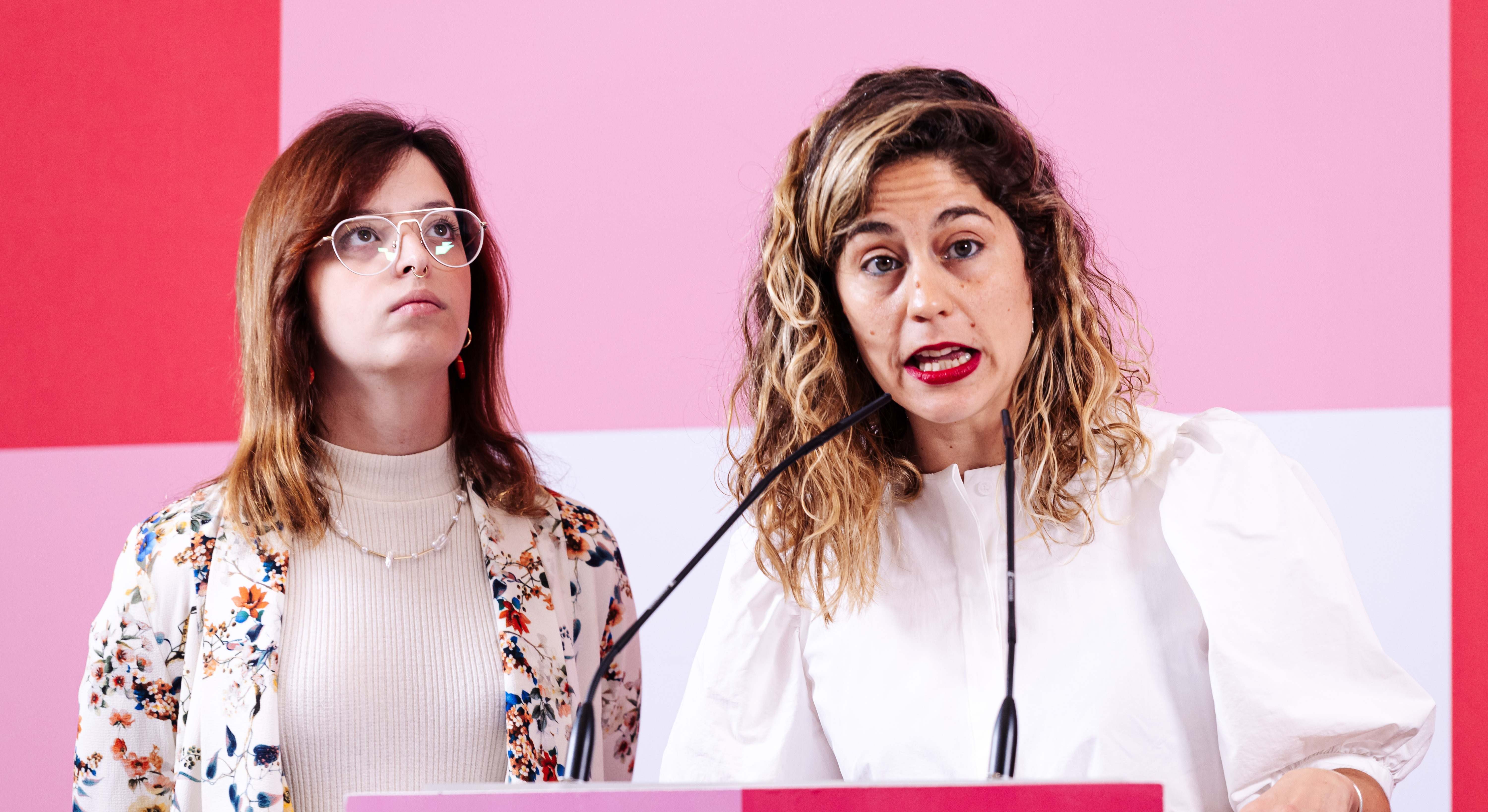 Elizabeth Duval y Lara Hernández.