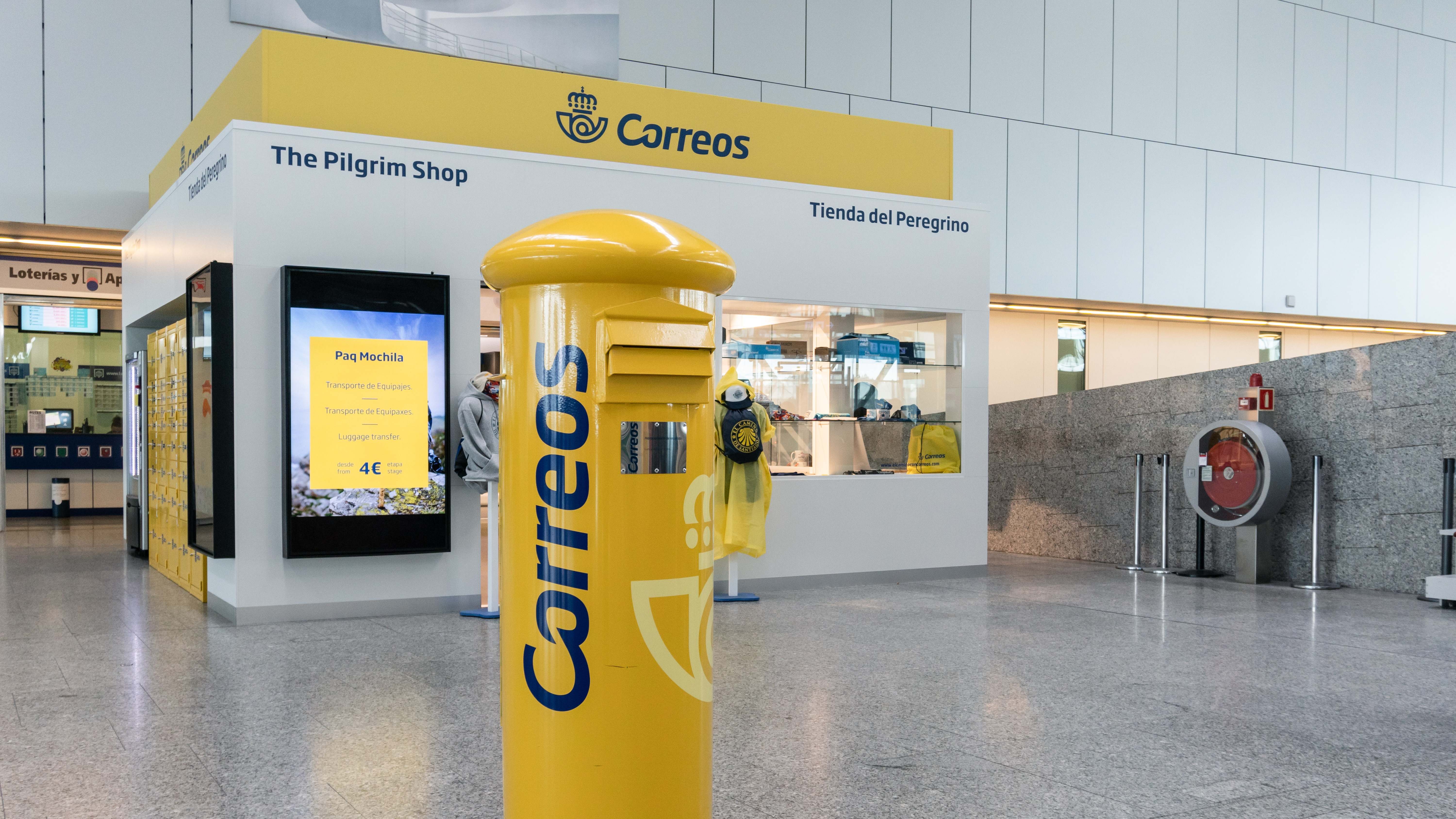 Establecimiento de Correos en el aeropuerto de Santiago de Compostela.
