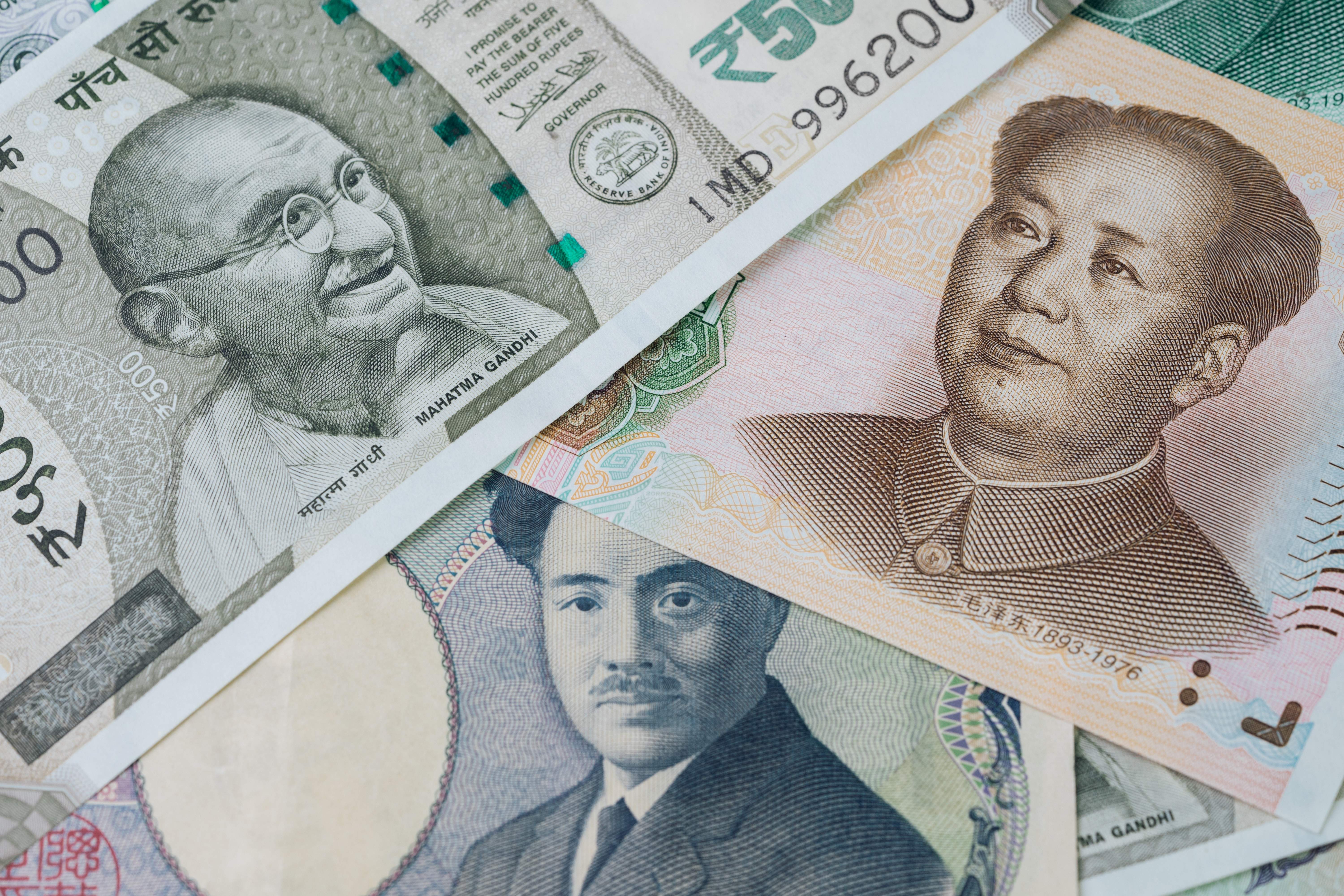 divisas-emergentes-billetes.jpg