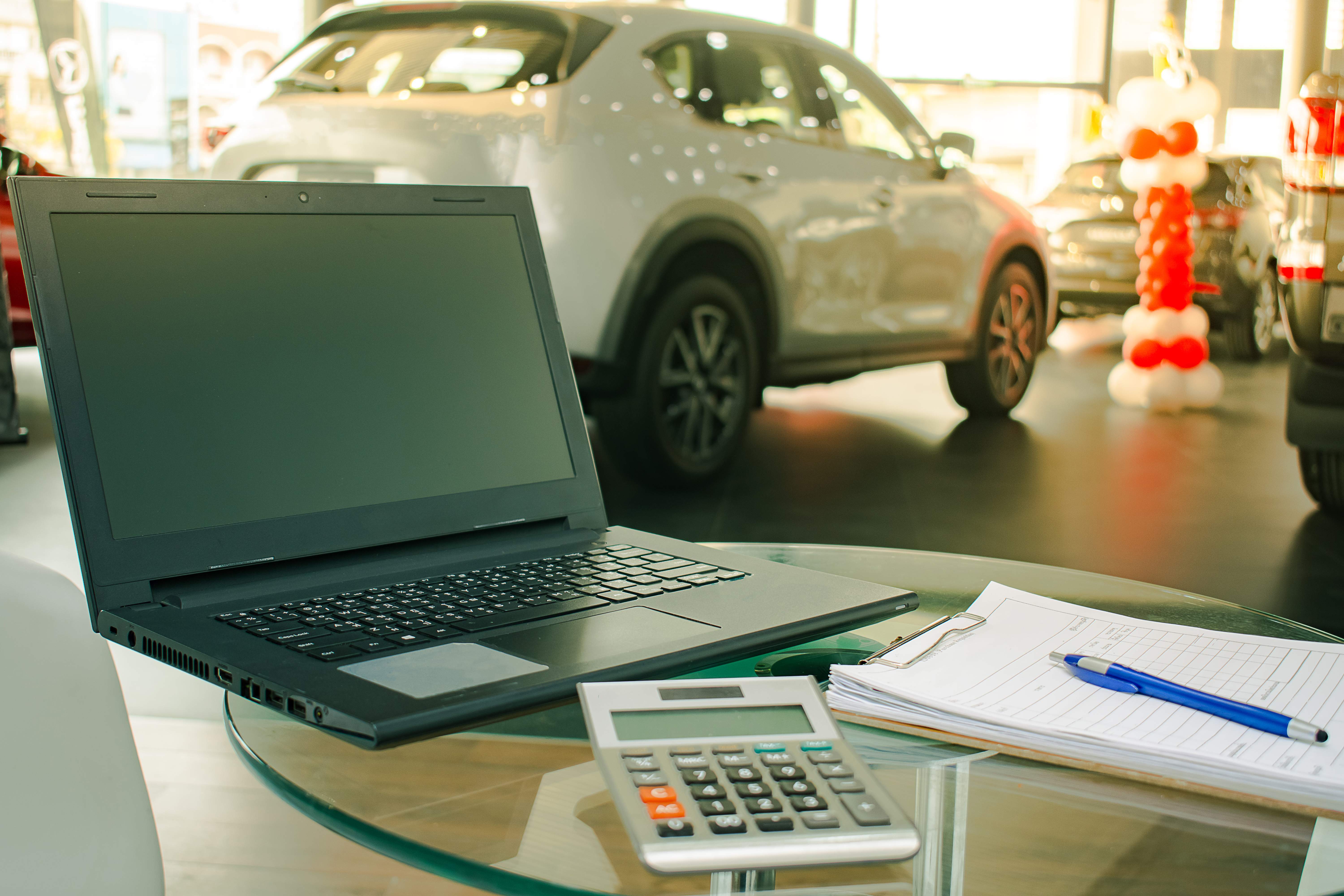 concesionario-coche-calculadora-istock.jpg