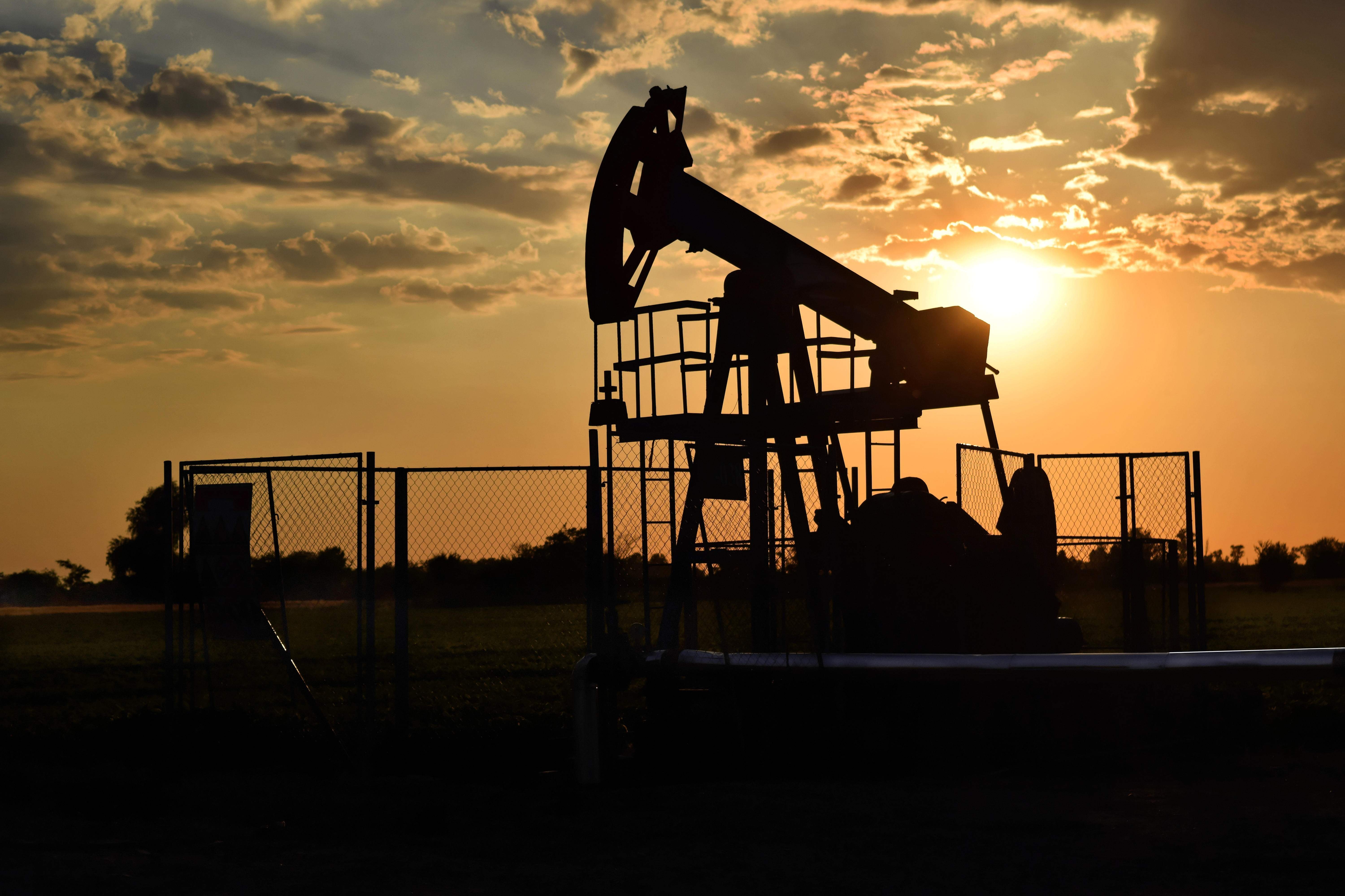 puesta-sol-petroleo.jpg