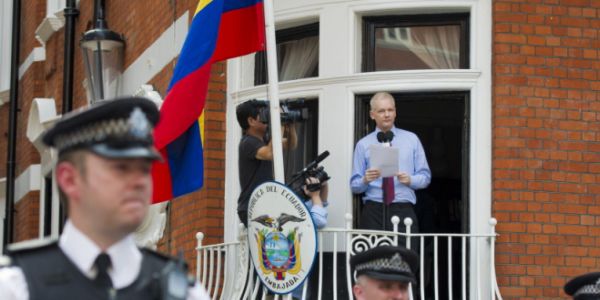 assange-embajada-ecuatoriana-londres-efe.jpg