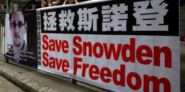 pancarta-apoyo-snowden-china-reuters.jpg