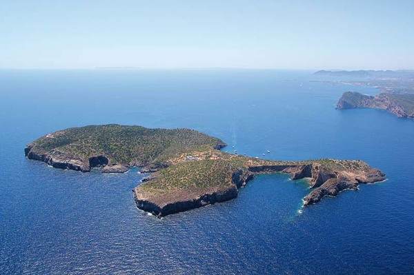 Tagomago-isla.jpg