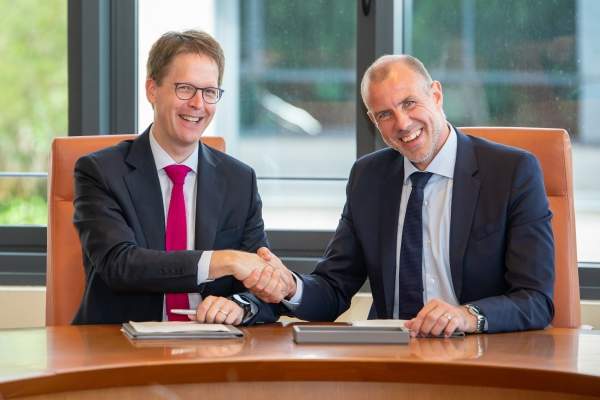 IESE-firma.jpg