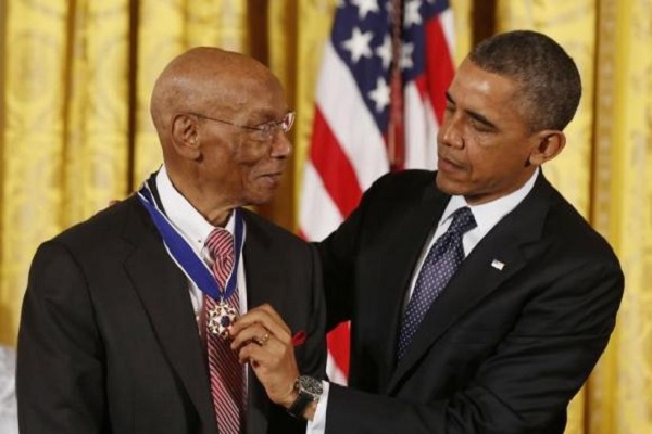 ernieBanks-reuters.jpg