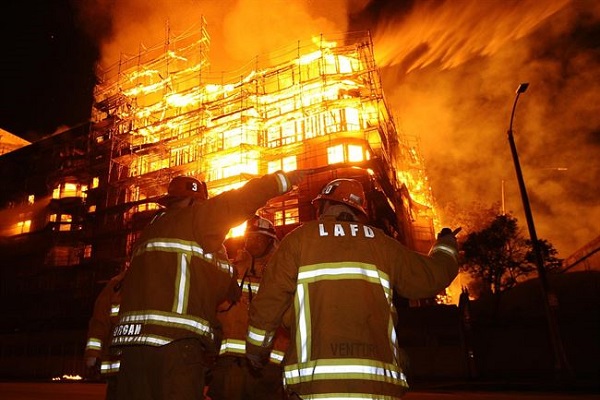 bomberos.reuters.jpg