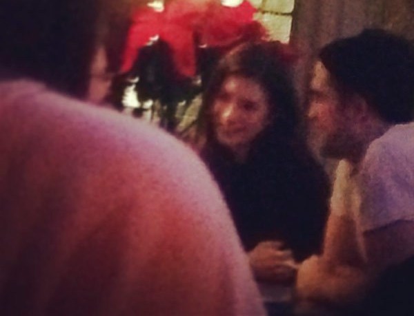 robert-pattinson-chica-misteriosa.jpg