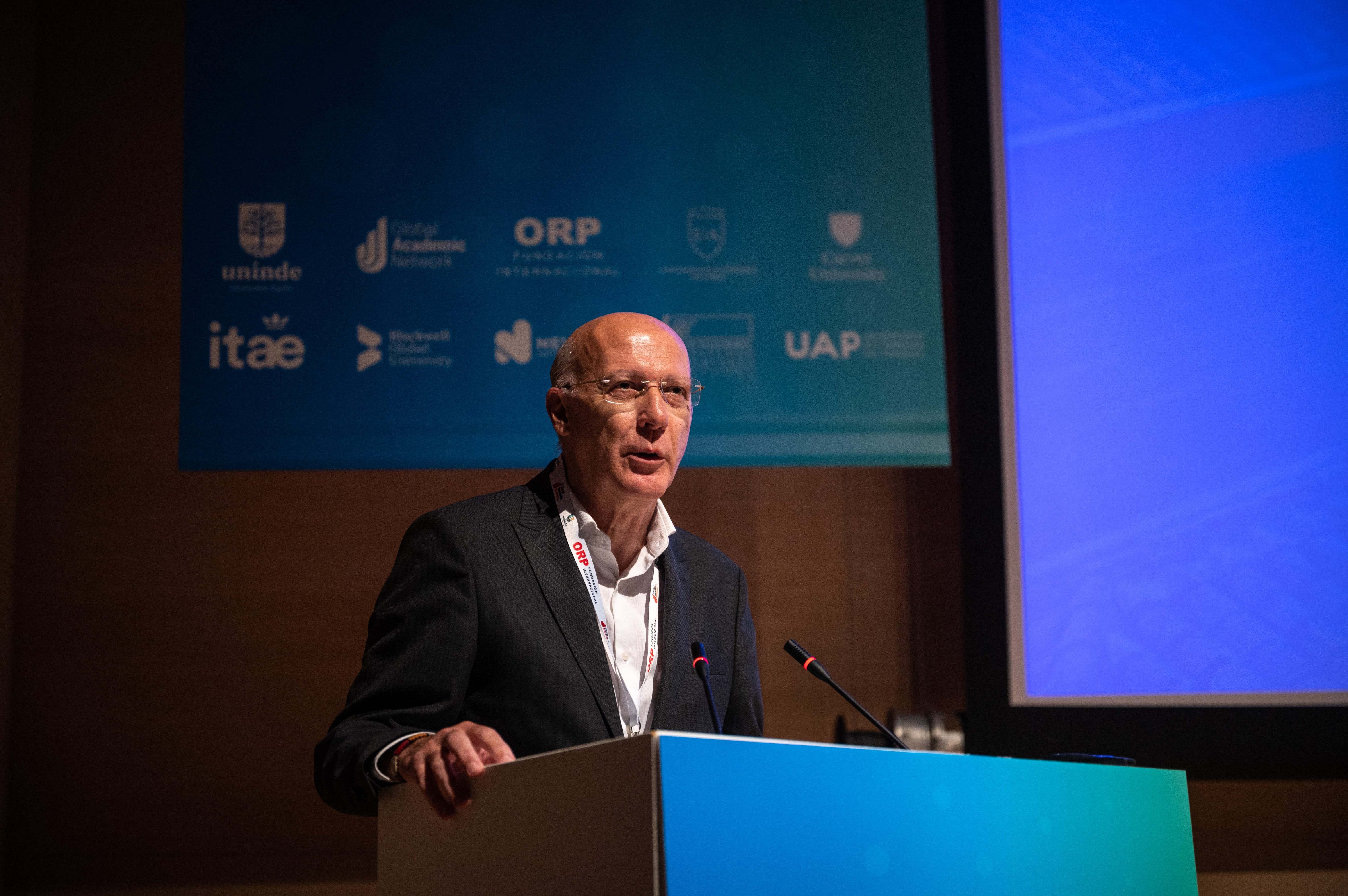 El director de UNINDE, Antonio Rubio
