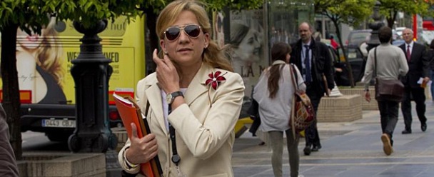 infanta-gafas-flor.jpg