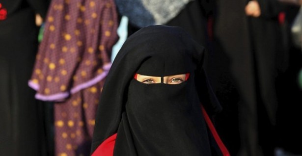 arabiasaudi-mujerojos.jpg