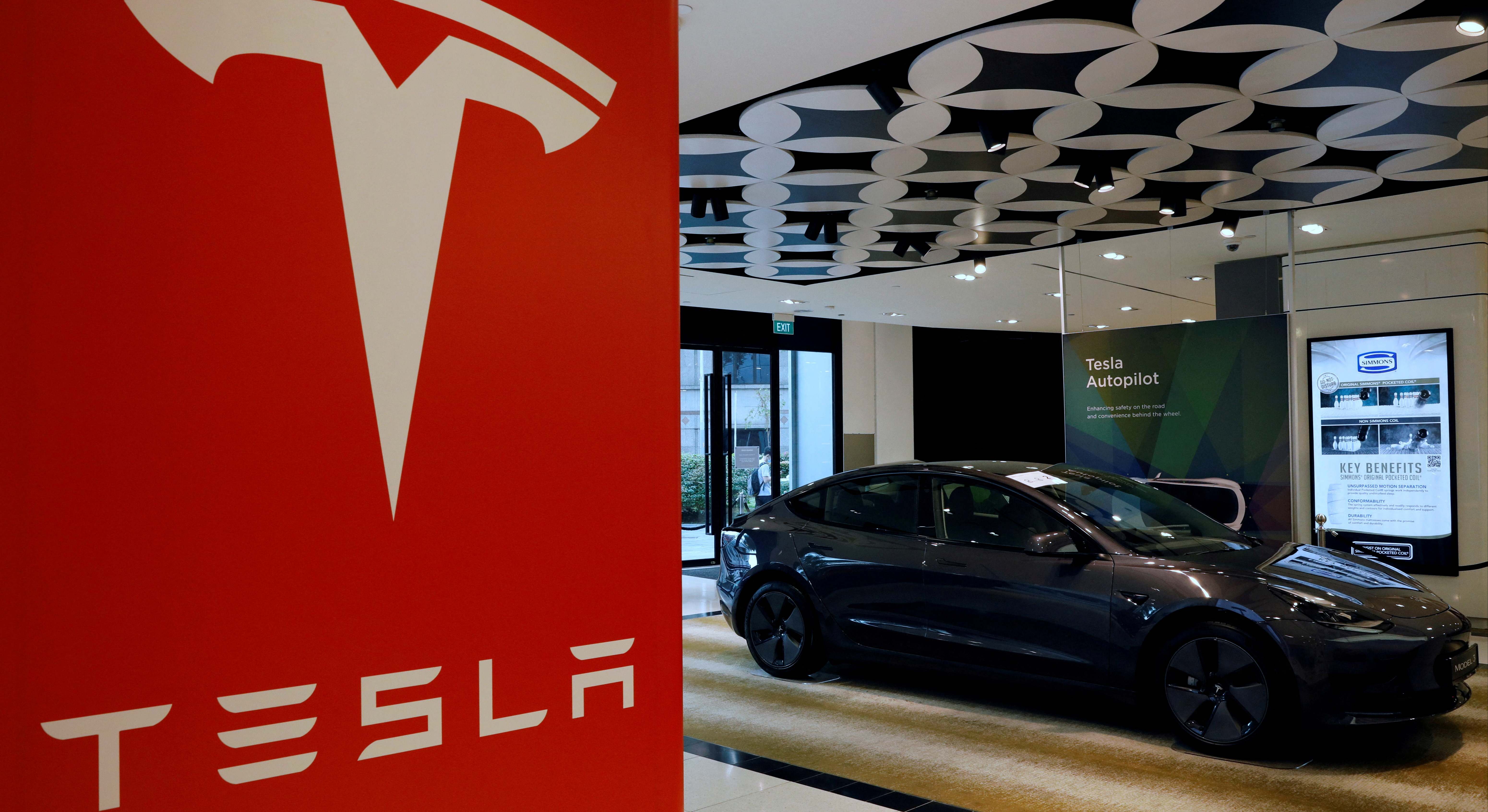 Concesionario de Tesla en Singapur
