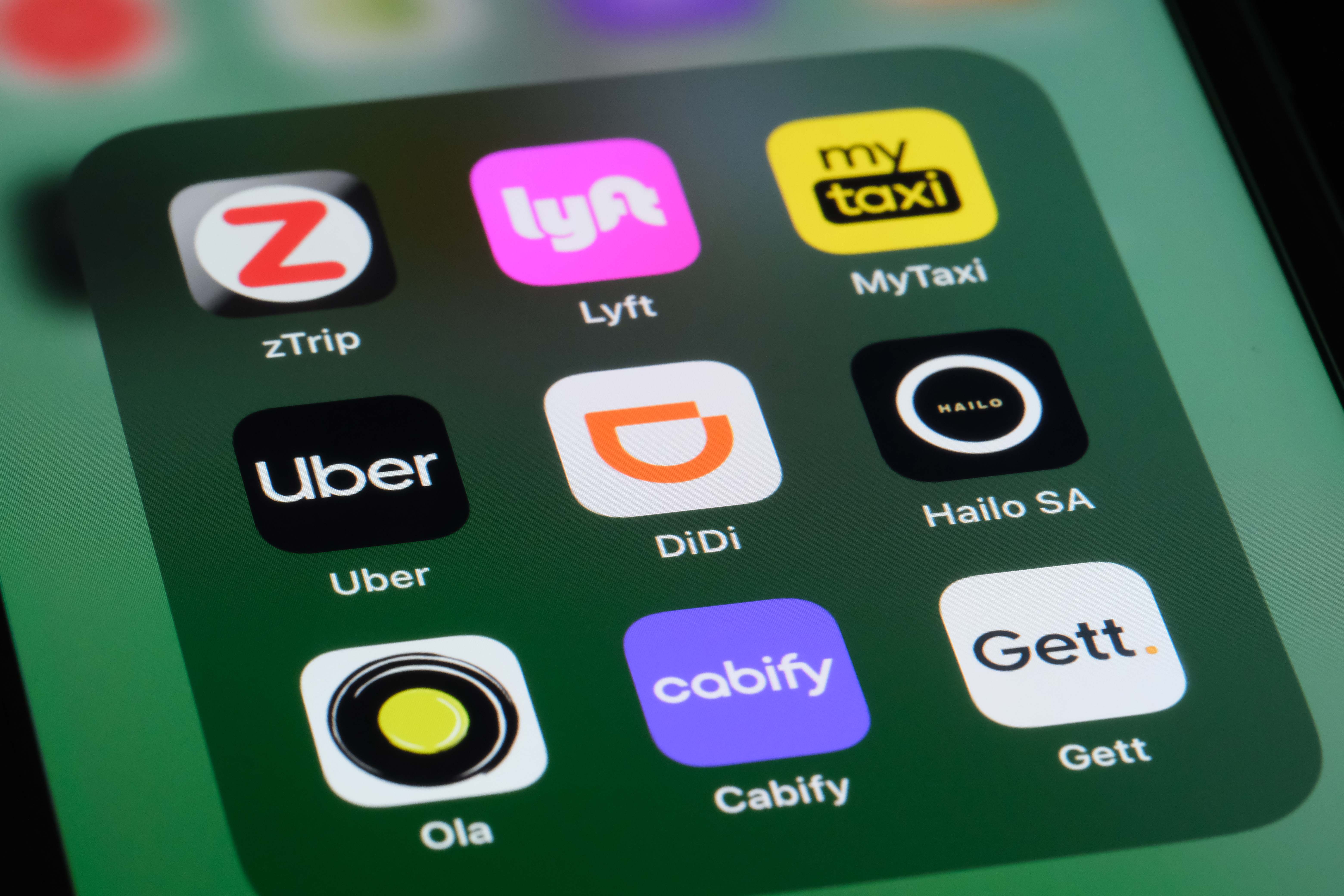 Aplicaciones de Cabify y Uber. / Foto: iStock