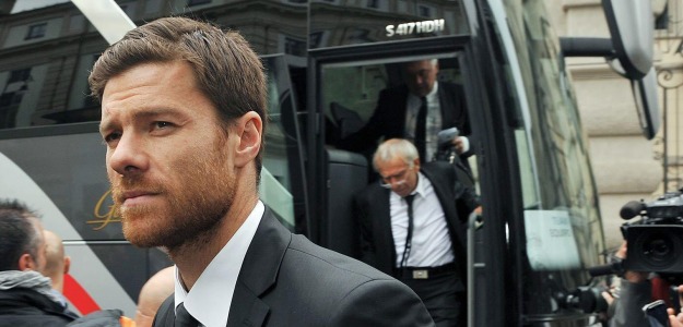 Xabi-Alonso-traje-turin-2013.jpg