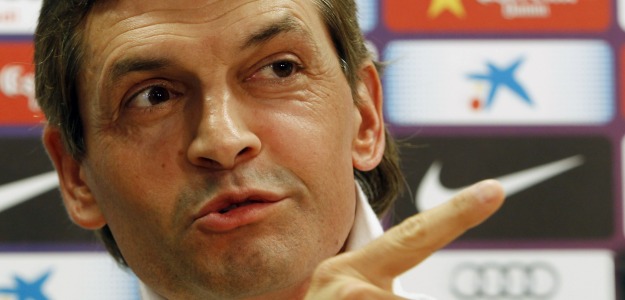 Tito-senala-2013.jpg