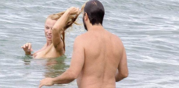 pamela-anderson.jpg