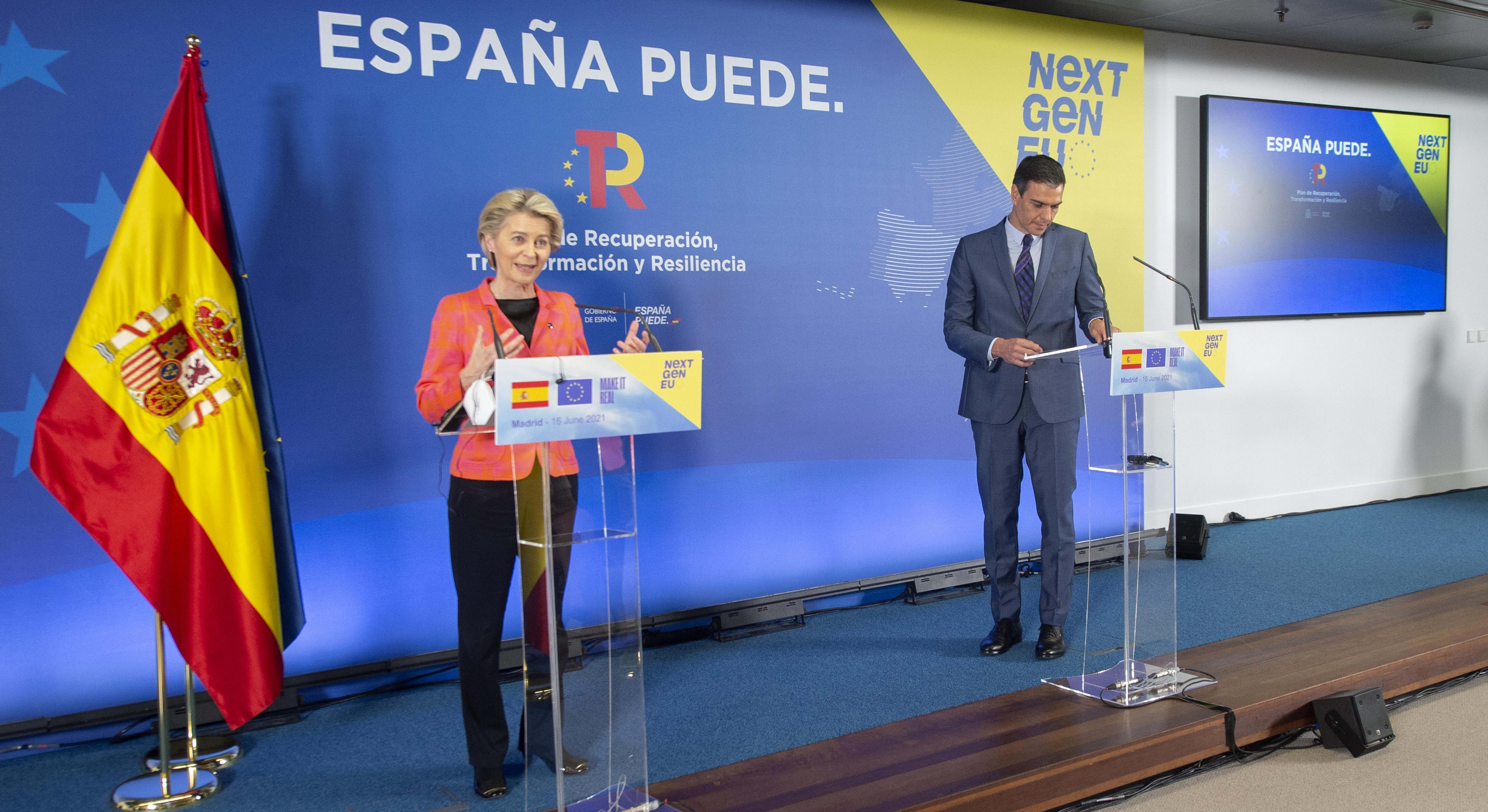 El presidente de España, Pedro Sánchez, y Ursula Von der Leyen, presidenta de la Comisión Europea, presentando los NextGen (Europa Press)