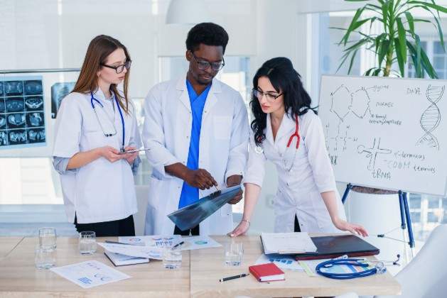 medicos.jpg