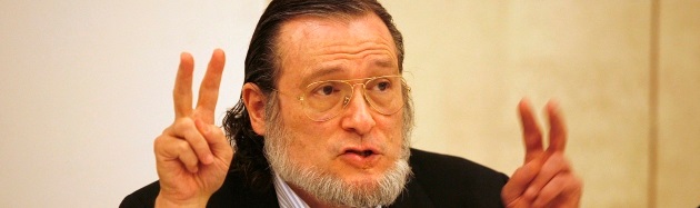 becerra-dedos.jpg