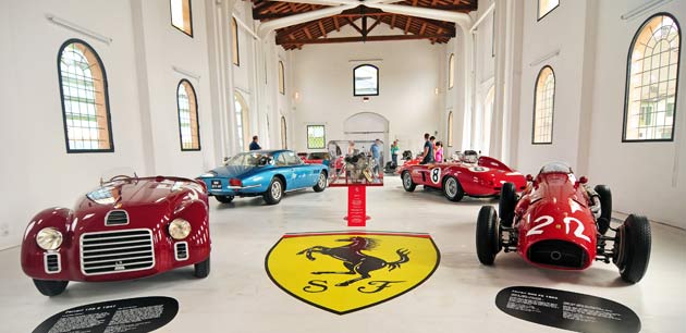 Ferrari.-