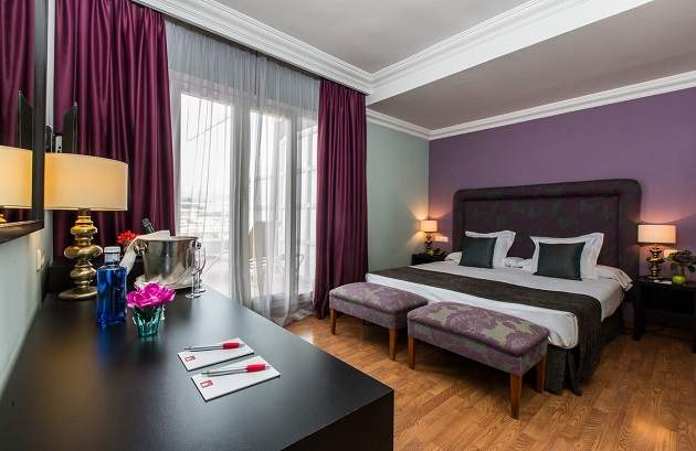 Superior-Room_2_LH-Granada.jpg