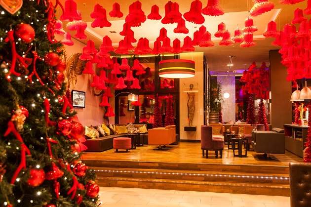Leonardo-Hotels_Christmas-Decoration_Lobby_Bar-MvE_preview.jpeg