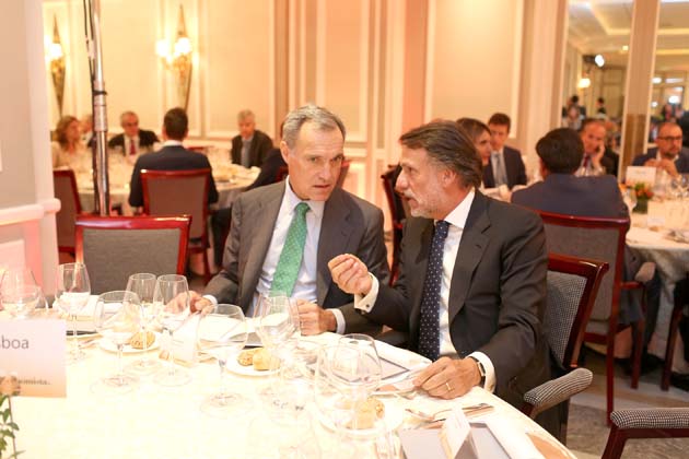 /imag/_v0/630x420/3/3/d/c-almuerzo23.jpg