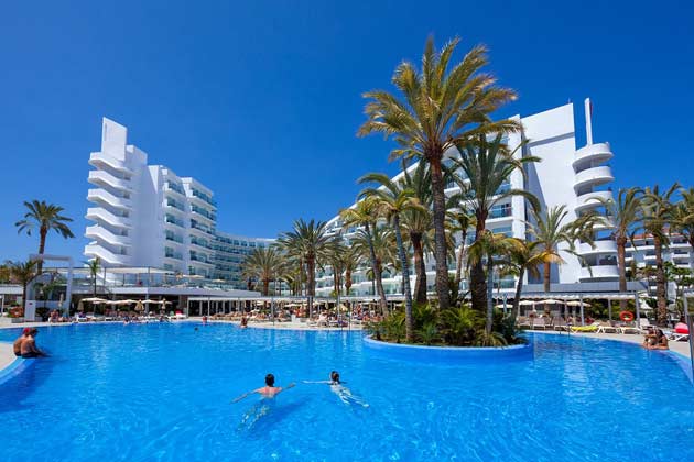 hotel riu