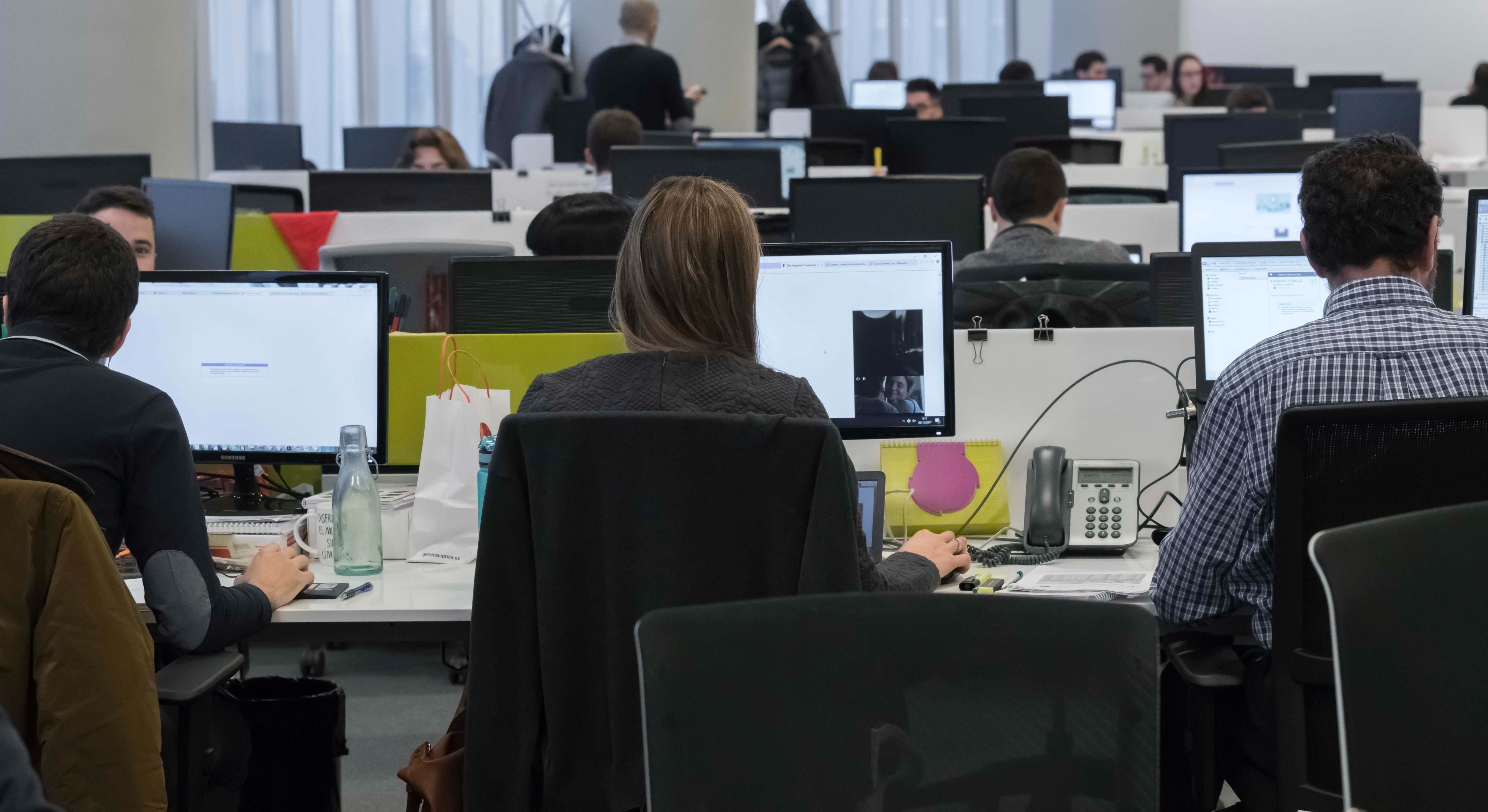 Trabajadores en una oficina