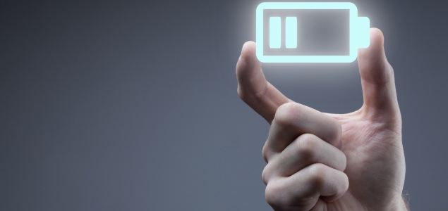 Bateria-agotada-mano-635-iStock.jpg