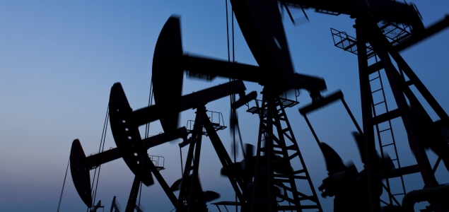 Petroleo-recurso-azul-635-iStock.jpg