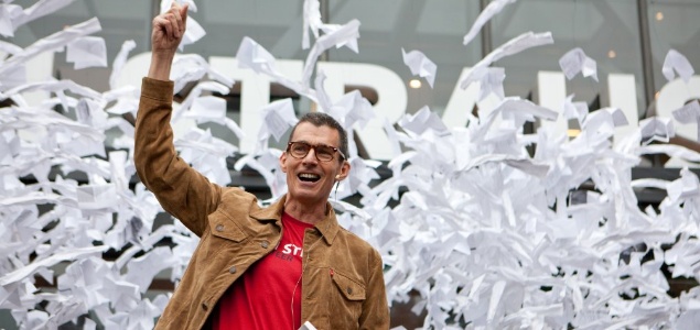 CEO-LEVIS-LINKEDIN-635.jpg