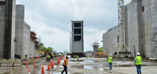 huelgacanaldepanama635.jpg