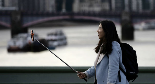 selfie-stick.jpg