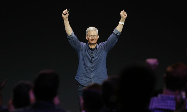 tim-cook-iphone6.jpg