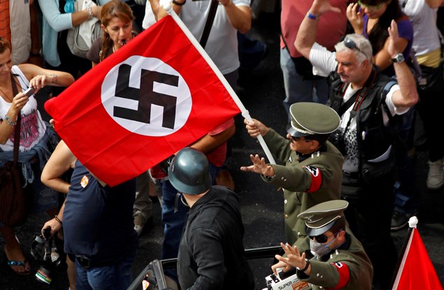 manifestantes nazis