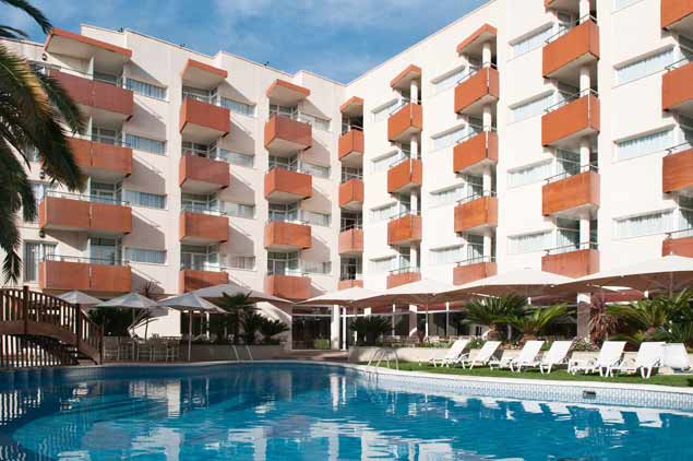 Fachada hotel Mónica