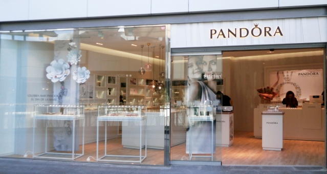 pandorasisplau.jpg