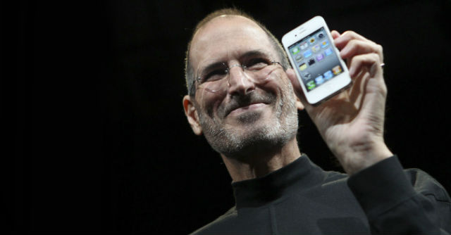 steve-jobs-iphone4.jpg