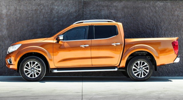 nissan_navara_2015.jpg