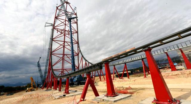 ferrari_land_montana_rusa.jpg