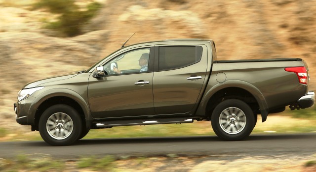 mitsubishi_l200_2015.jpg