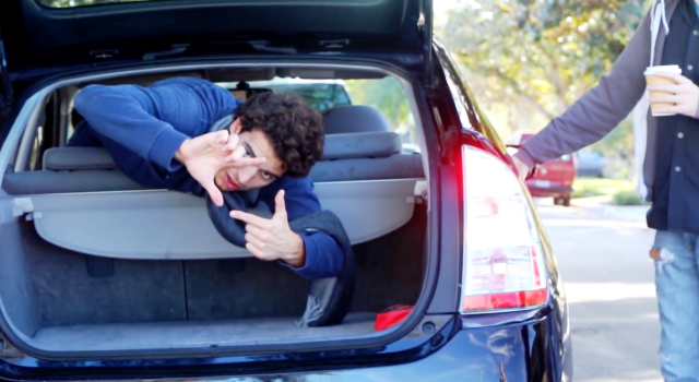 coche_pelicula_camara_trasera_prius.png