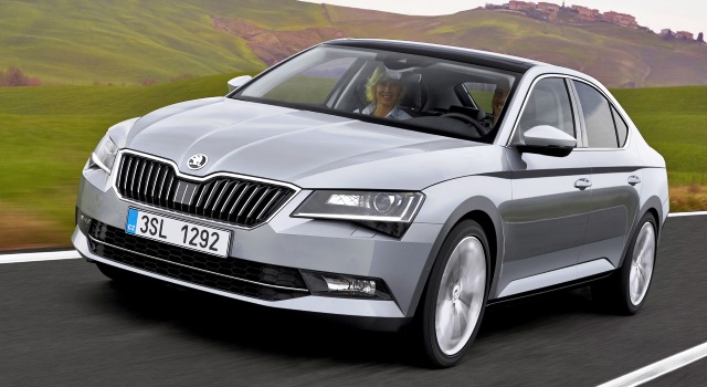 skoda_superb_2015_buenas_01.jpg