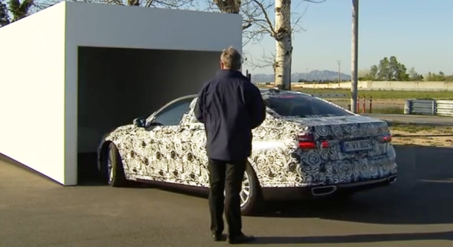 bmw_serie7_2016_self_park.jpg