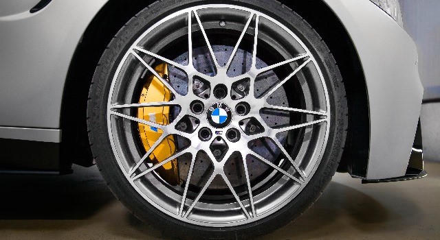 bmw-m4cs-2016-01.jpg